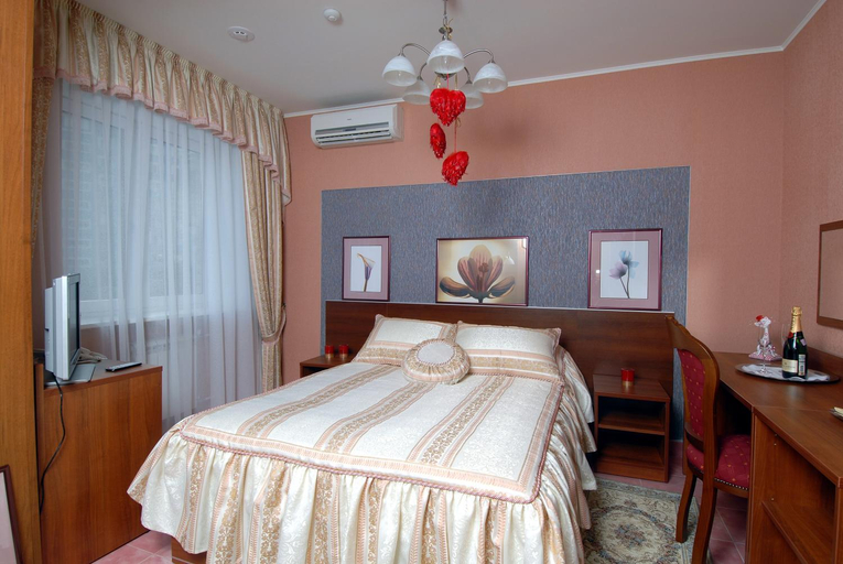 Others 5, La Vie de Chateau SPA-Hotel, Orenburg