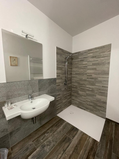 Bathroom 4