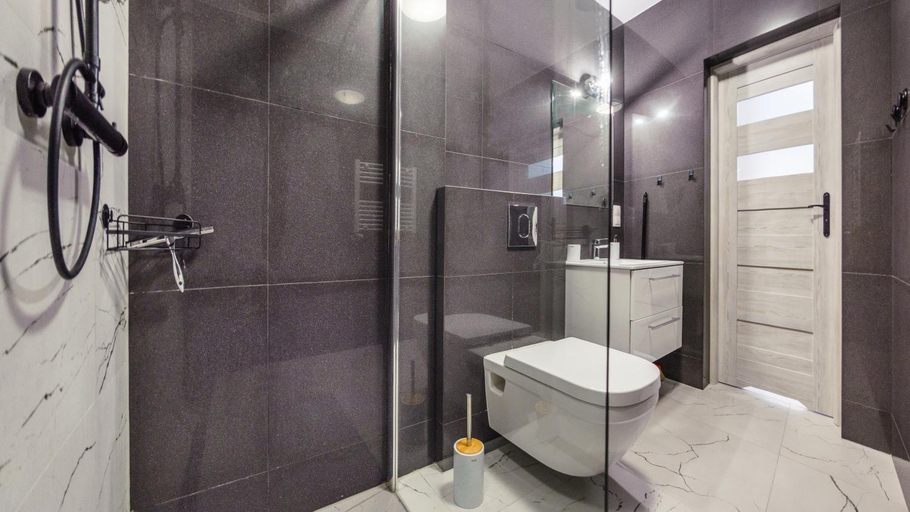 Bathroom 3, Natura Park, Puck