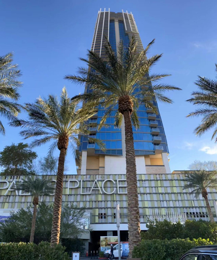 Private Luxury Panoramic Suite at Palms Place, Clark