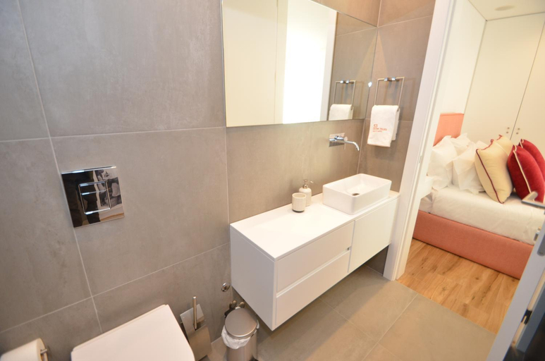 Bathroom 2, Oliva Teles 53 Apartments, Vila Nova de Gaia