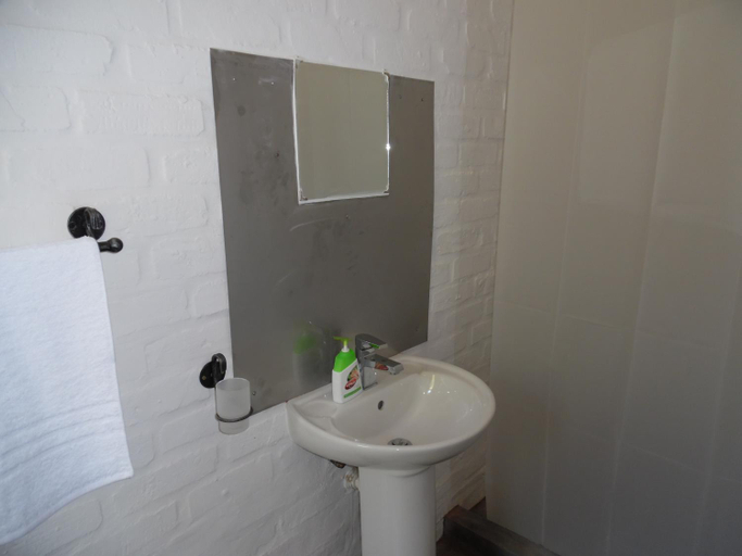 Bathroom, Myrtles Retreat, Eden