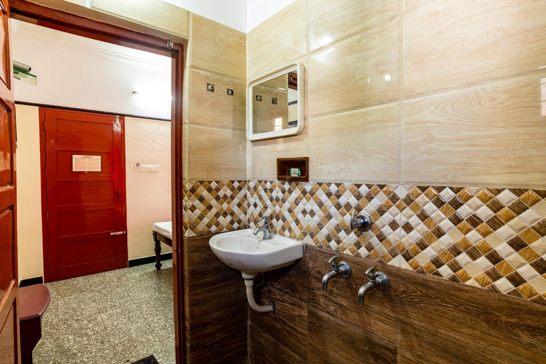 Bathroom 3, ANADIYIL LEELAKRISHNA INN, Ernakulam