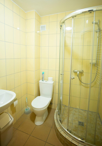 Others 2, Taujenu dvaro sveciu namai, Ukmergės