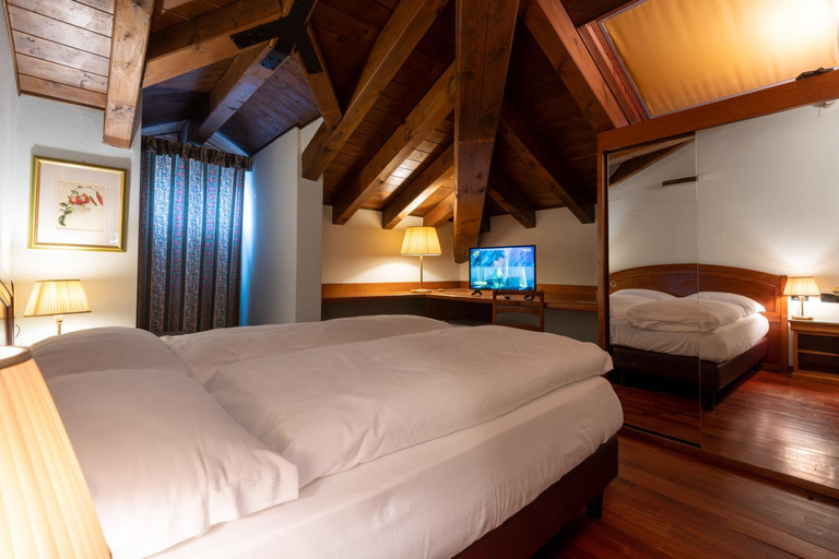 Bedroom 3, Hotel Roma, Modena