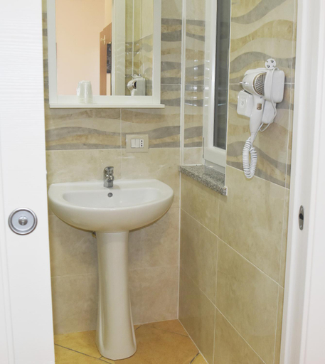 Bathroom 3, Bed & Breakfast Domus Pepe Scalea, Cosenza