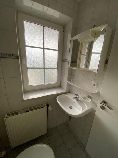Bathroom 2, Pension Holter Deel, Cuxhaven