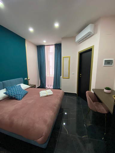 Bedroom 2, Katarios Suite, Napoli