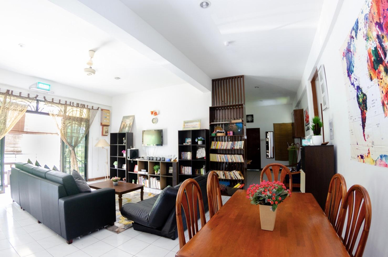 Food & Drinks 5, Poni Homestay, Serasa