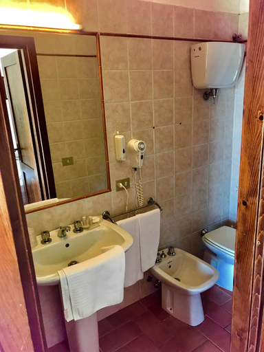 Bathroom 5, Castello Cortevecchio, Perugia