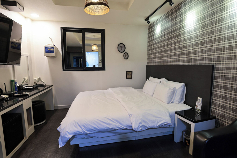 Bedroom 3, hotel sweet dream stay, Jinju