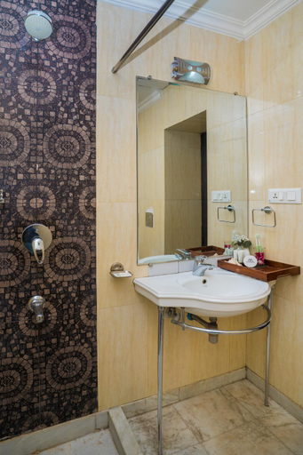 Bathroom 5, Ganga Heritage - The Palm Bliss Resort, Dehradun