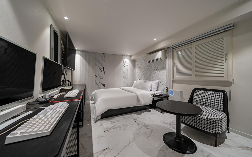 Bedroom 3, Gwangmyeong Intersection No. 25, Guro