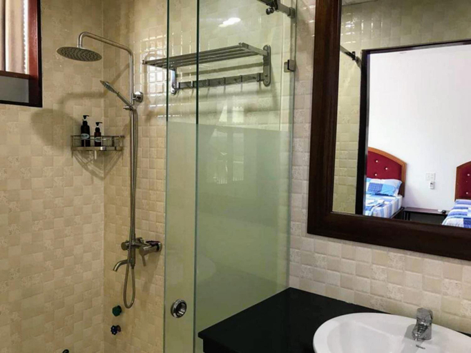 Bathroom 1, Tam Homestay, Da Nang