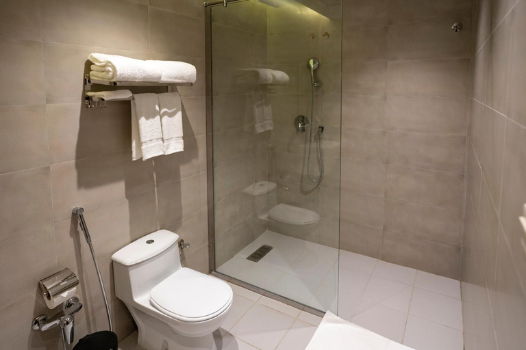 Bathroom 3, W Suites Hotel Apartments