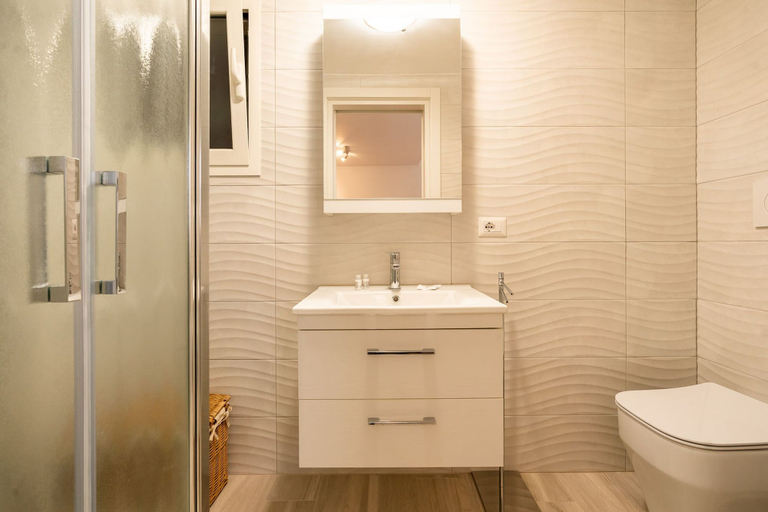 Bathroom 2, Casa Mameli by Wonderful Italy, Bari