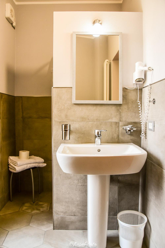Bedroom 2, Albergo Florida Taggia, Imperia