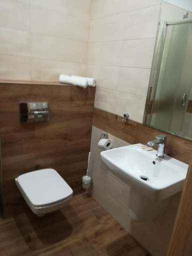 Bathroom 7