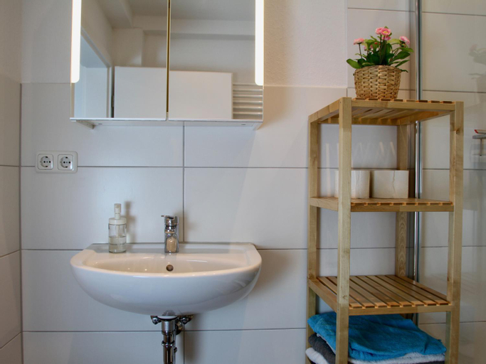 Bathroom 16
