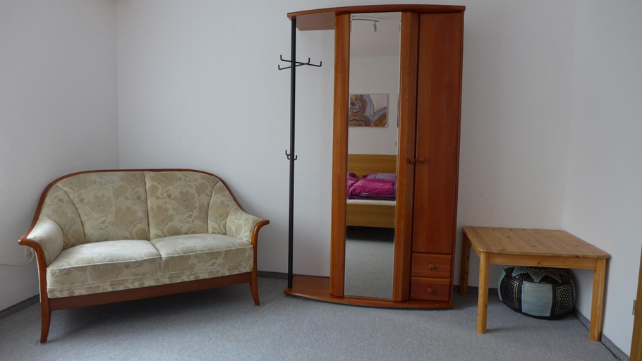 Others 3, Gemutliches Zimmer mit Doppelbett und Tischtennisraum, Fürth