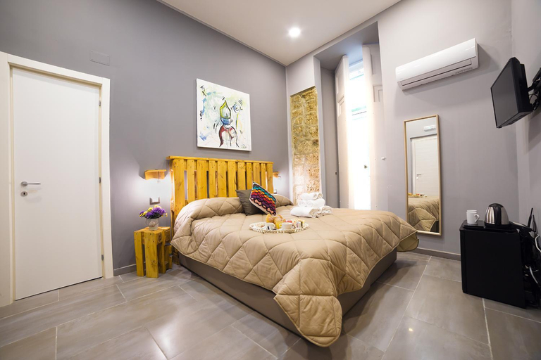 Bedroom, Toledo H, Naples Historical Center, by ClaPa Group, Napoli