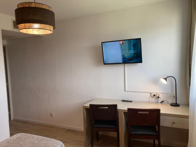 Others 5, Appart'Hotel - Gare TGV - Courtine - Confluence - 407, Vaucluse