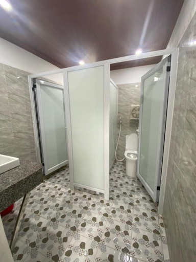 Bathroom 15