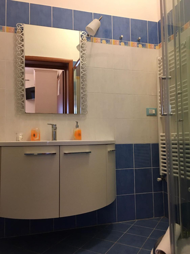 Bathroom 3, Viola di Mare Rooms and Parking, Campobasso