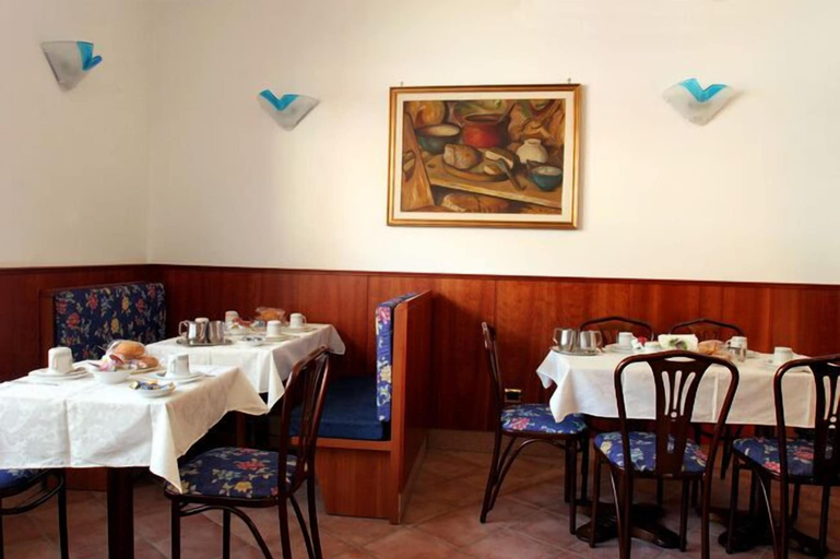 Food & Drinks 5, Albergo Carla, Torino