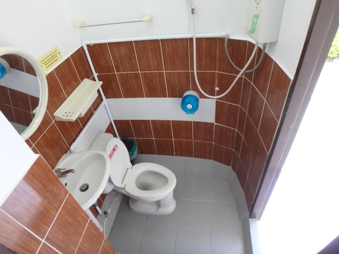 Bathroom 3, Wayside Guesthouse, Muang Chiang Mai