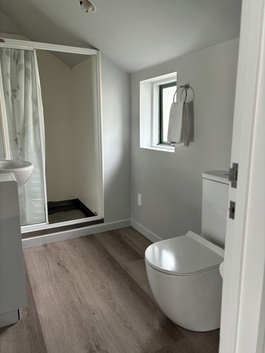 Bathroom 3, Courtesy Court Motel, Christchurch