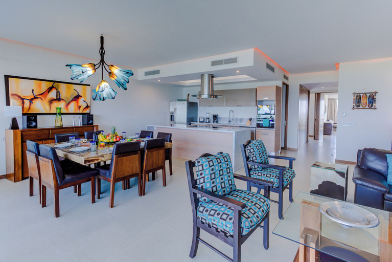 Food & Drinks 5, Península Beachfront Residences, Compostela