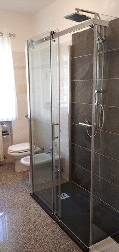 Bathroom 5, Romantiche Orobie B&B, Bergamo