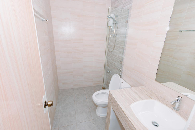 Bathroom 5, CREVICE HOTEL, Davao City