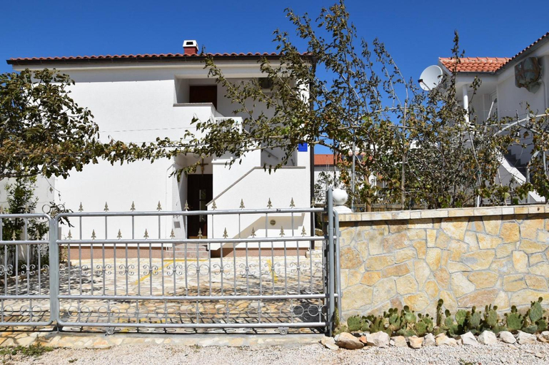 Exterior & Views 1, Apartments with parking space Vrsi - Mulo, Zadar - 18849, Nin