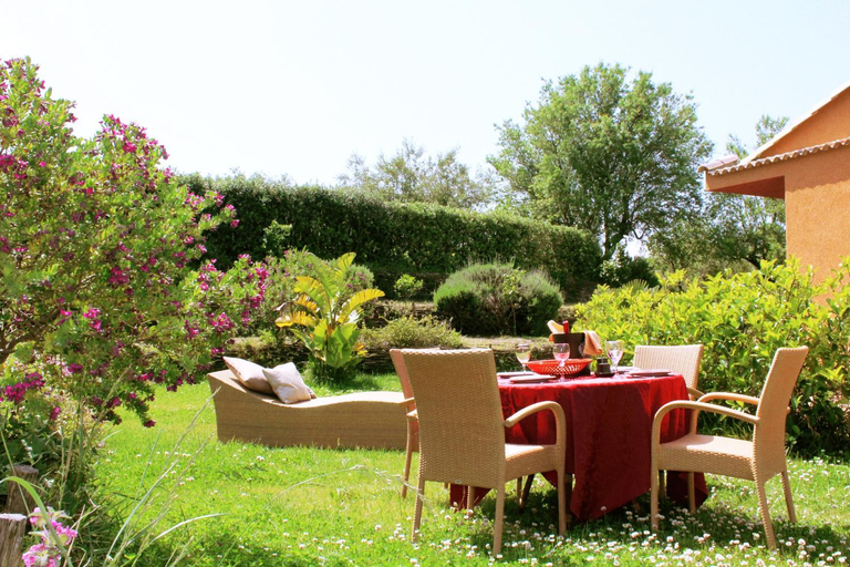 Others 4, Villa Cattleya, Palermo