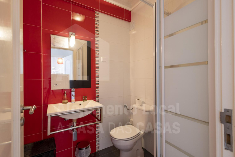 Bathroom, Marquinhos do Mar by Acasadascasas, Mafra