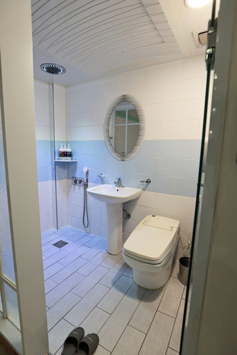Bathroom 4, hotel sweet dream stay, Jinju