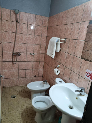 Bathroom 4, HOTEL SAFFANA, Wouri