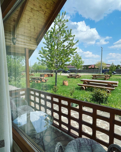 5, Sunset By The Farm, Piatra-neamt