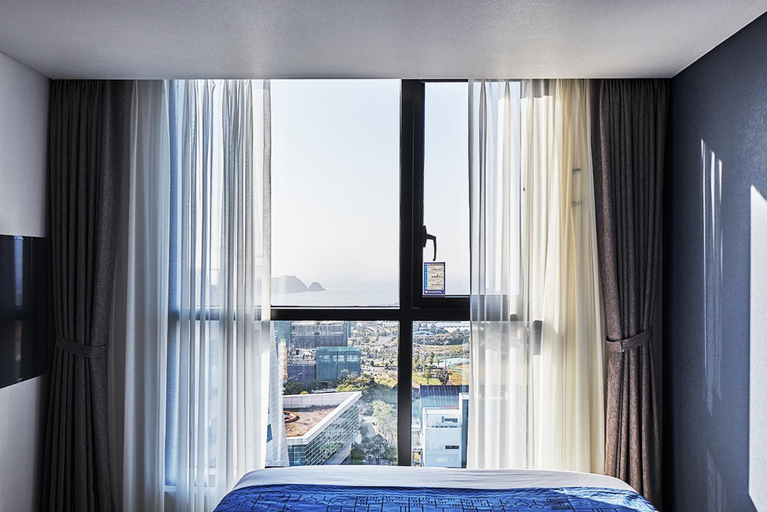 Bedroom 2, Jeju Pureun Hotel , Seogwipo