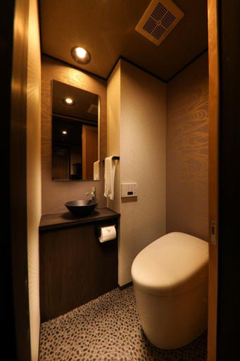 Bathroom 2, Kanade KyotoHachijoguchi, Kyoto