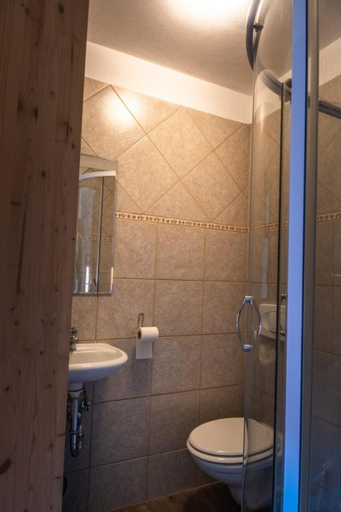 Bathroom 3, Ranc Cerveny mlyn, Plzeň - jih
