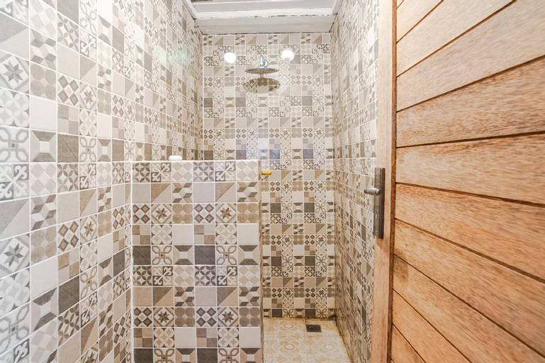 Bathroom 12