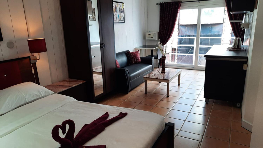 Swiss Food Restaurant and room for rent, Pattaya