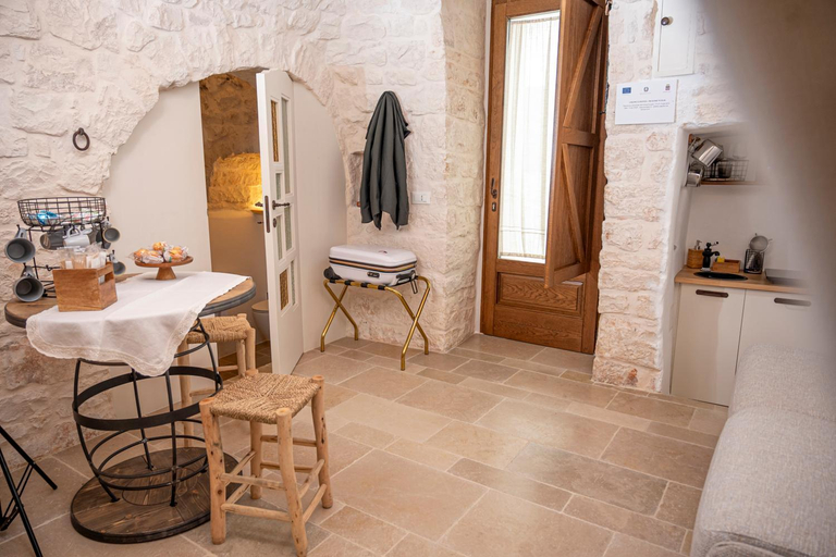 Others 3, B&B TRULLI MIRIVA', Bari