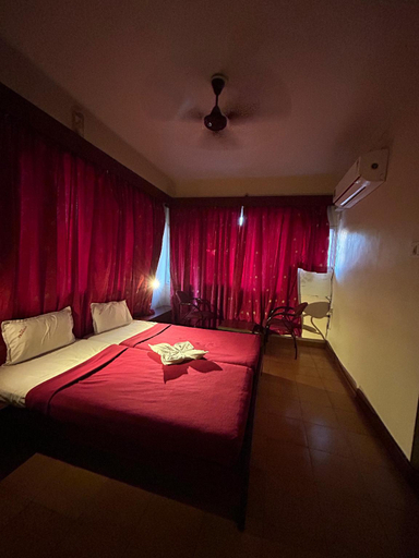Others 3, HOTEL PRABHA, Ratnagiri