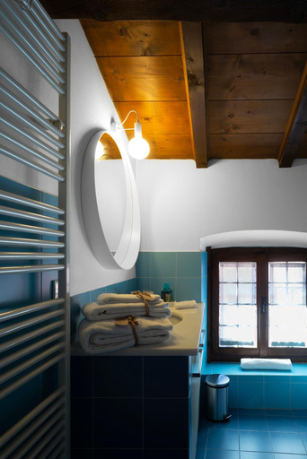 Bathroom 26