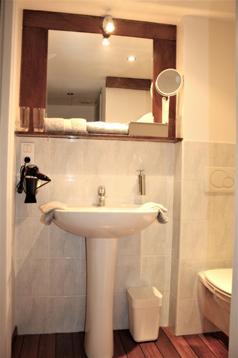 Bathroom 3
