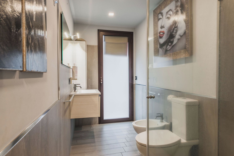 Bathroom, Ursino apartment with balcony by Wonderful Italy, Catania